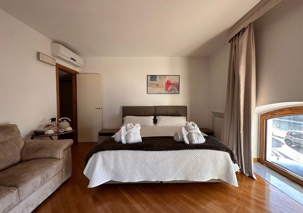 Hotel Europa Taranto Deluxe Room