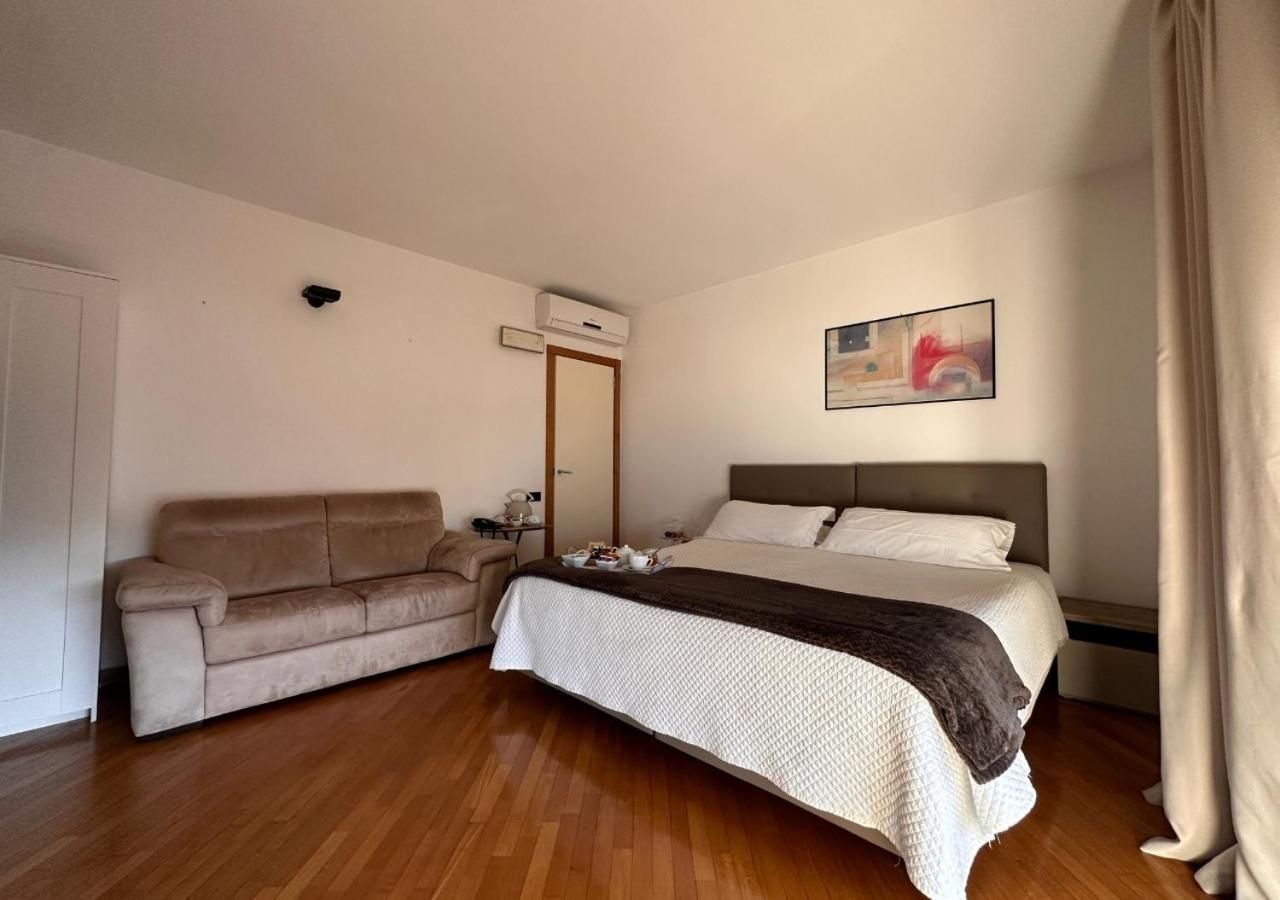 Twin Room with Shower