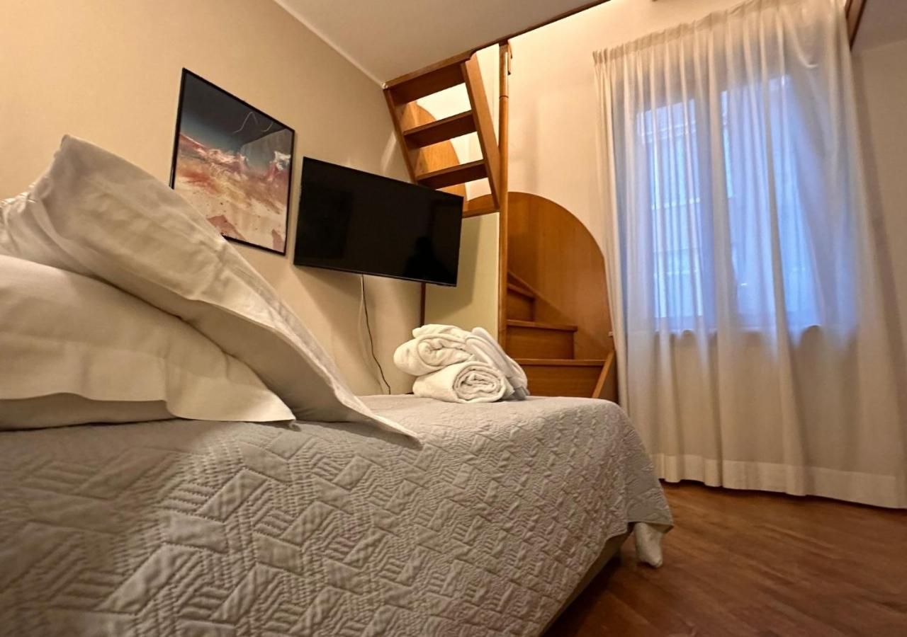 Twin Room - Split Level