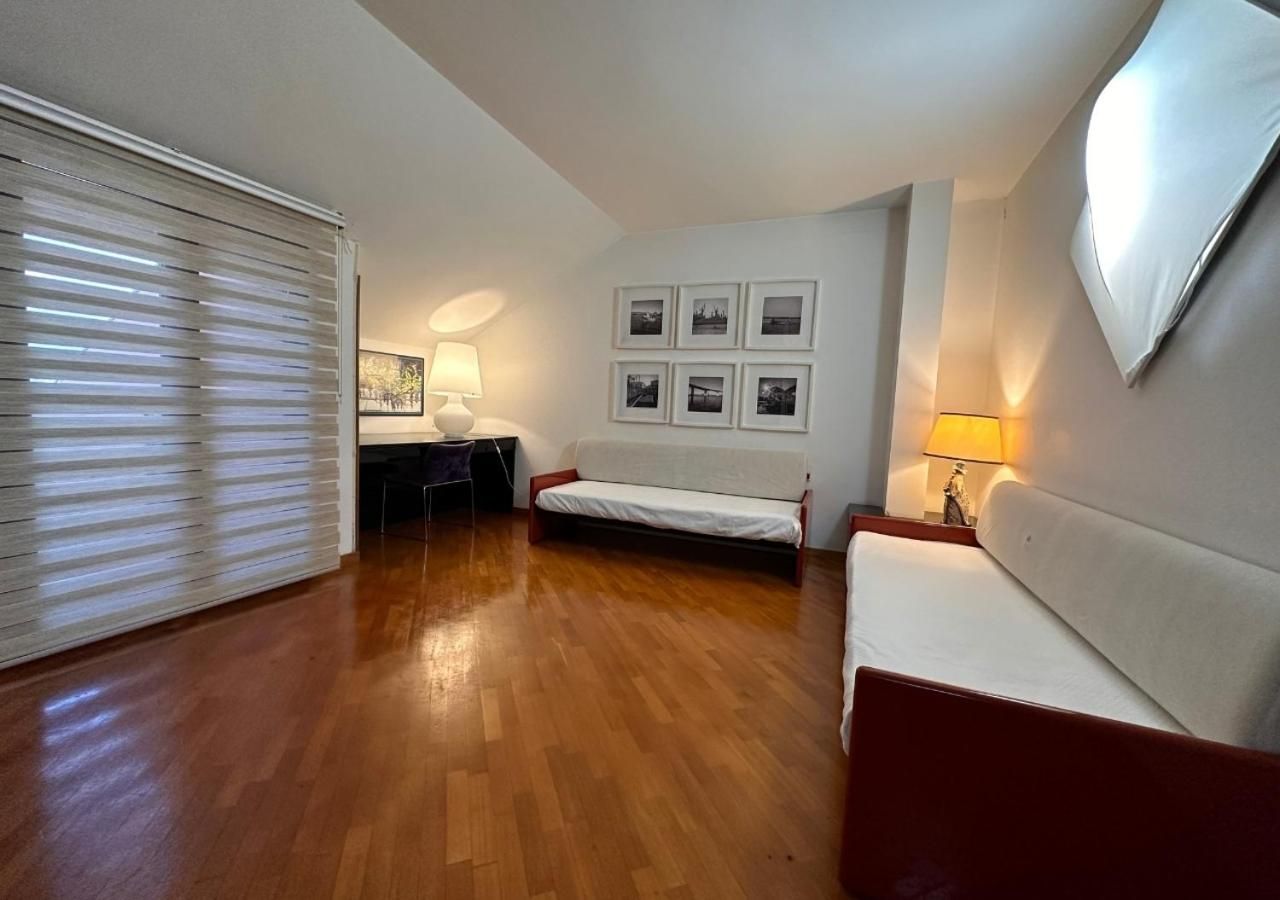 Family Room with Sea View