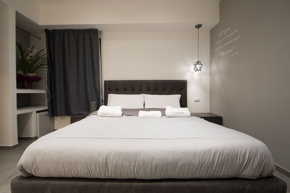 Barriles Traditional Room 2