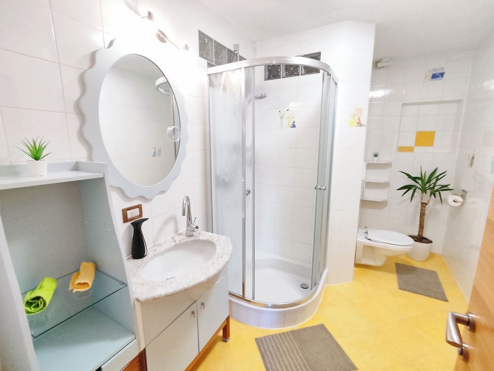 Vidora Apartments Panoramic Apartment 4