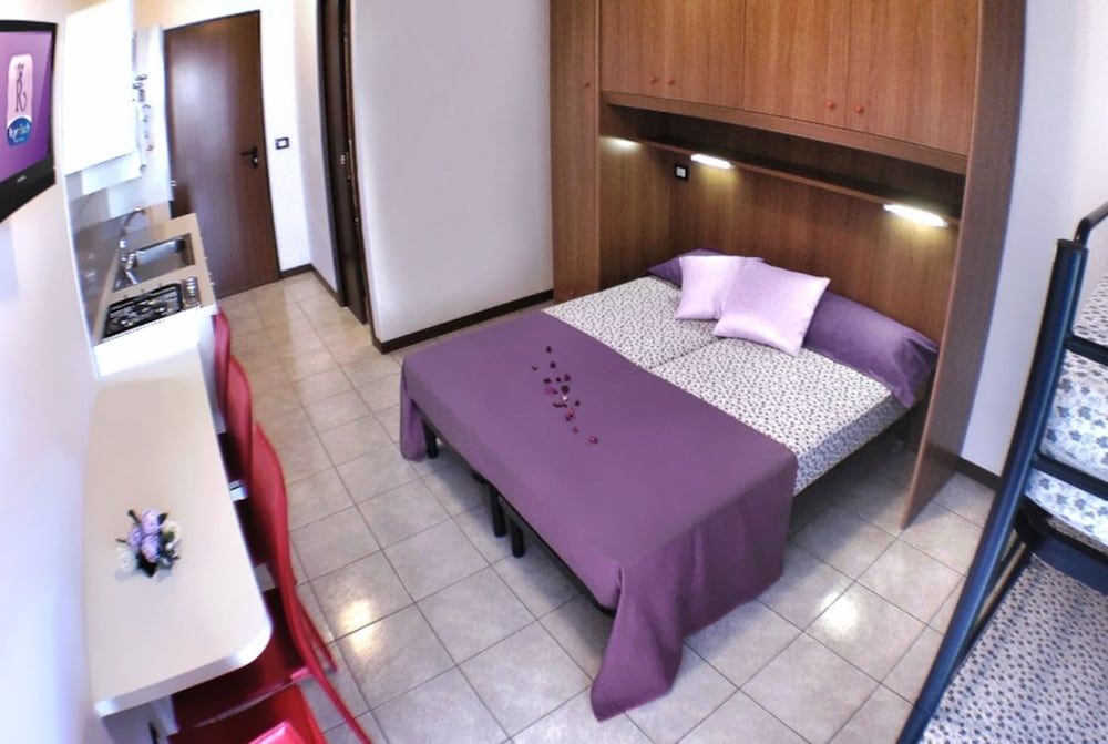 Studio, Multiple Bedrooms, Terrace