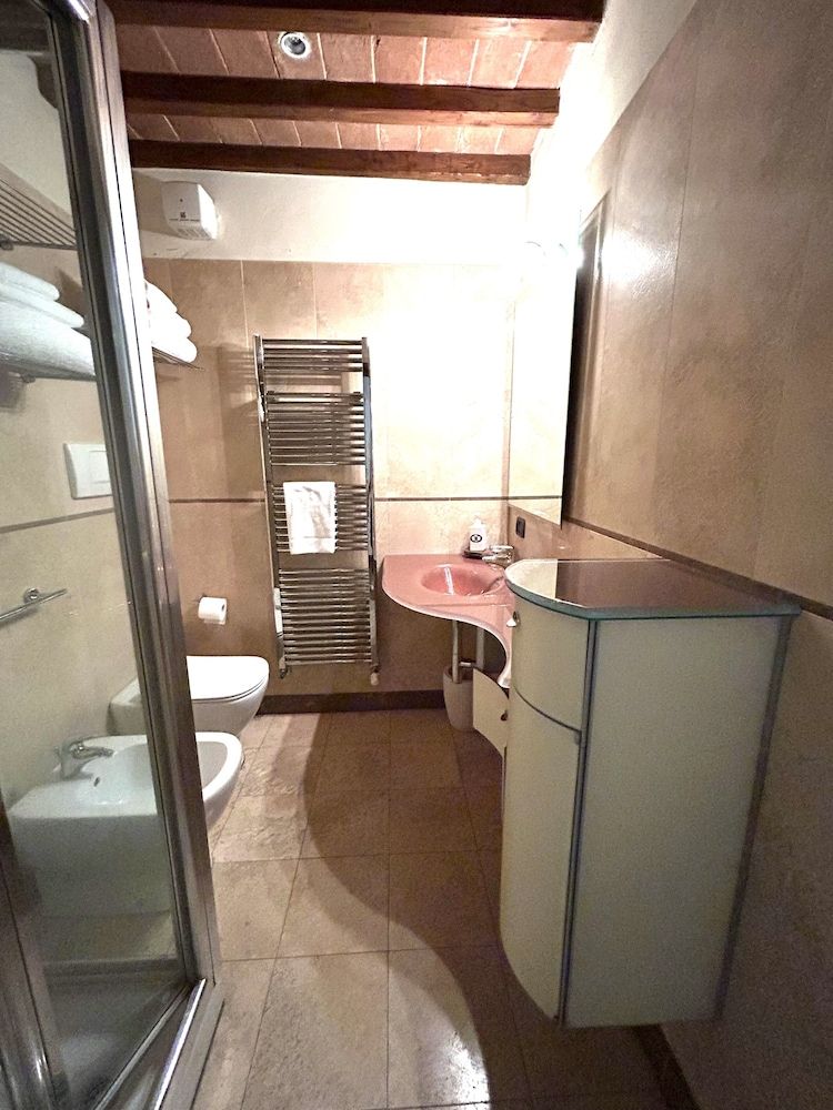 LA CORTE DEL RE SUITE AREZZO Deluxe Room, City View 8