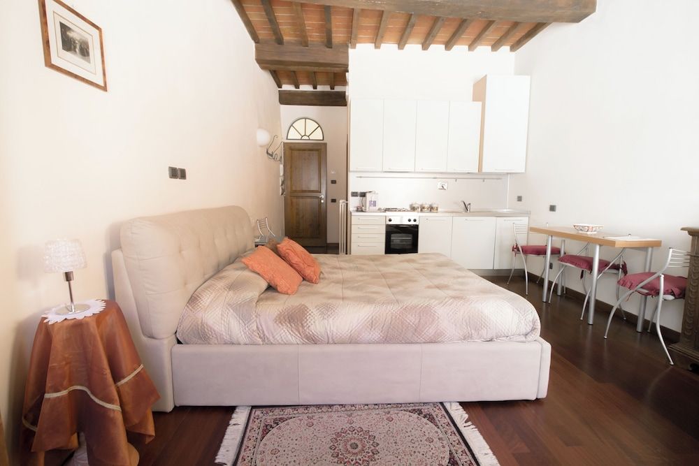 LA CORTE DEL RE SUITE AREZZO Junior Room, City View