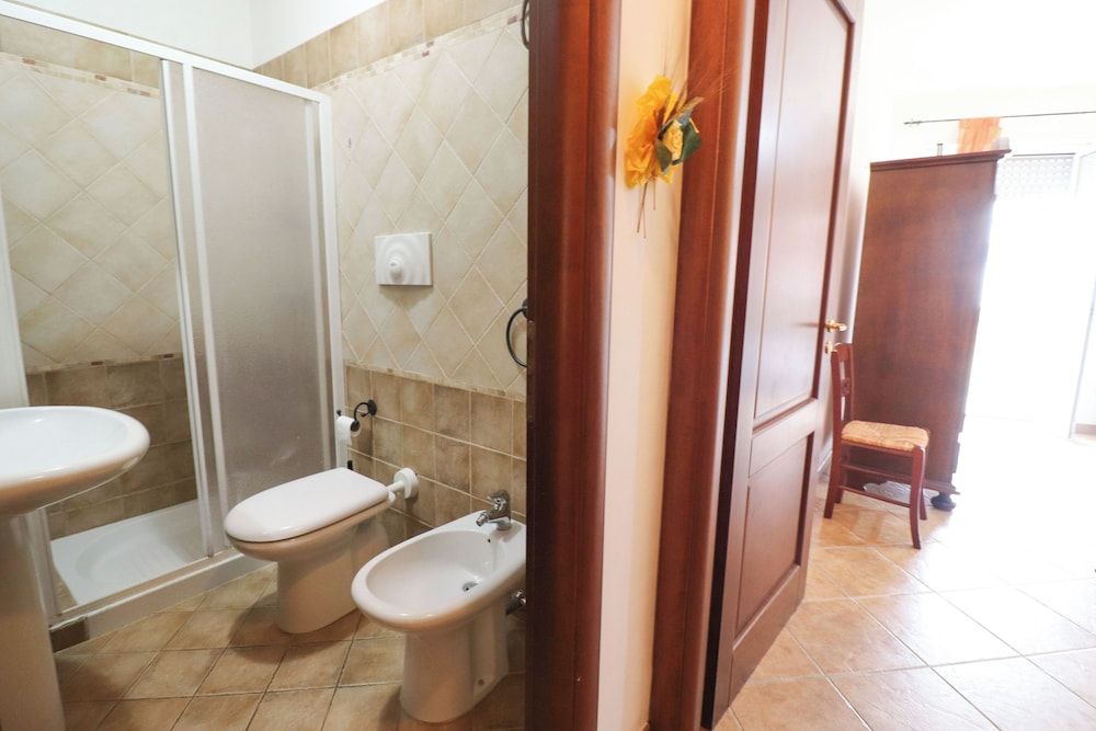 Samira's Home in Otranto House, 1 Bedroom, Smoking, Balcony 16