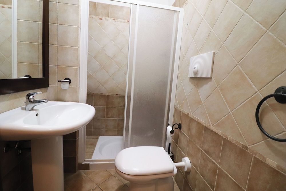 Samira's Home in Otranto House, 1 Bedroom, Smoking, Balcony 13