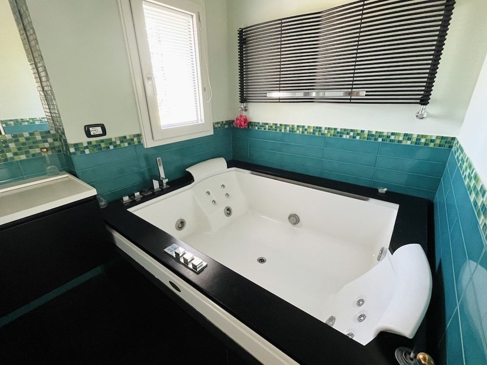 House, 3 Bedrooms, Jetted Tub, Valley View
