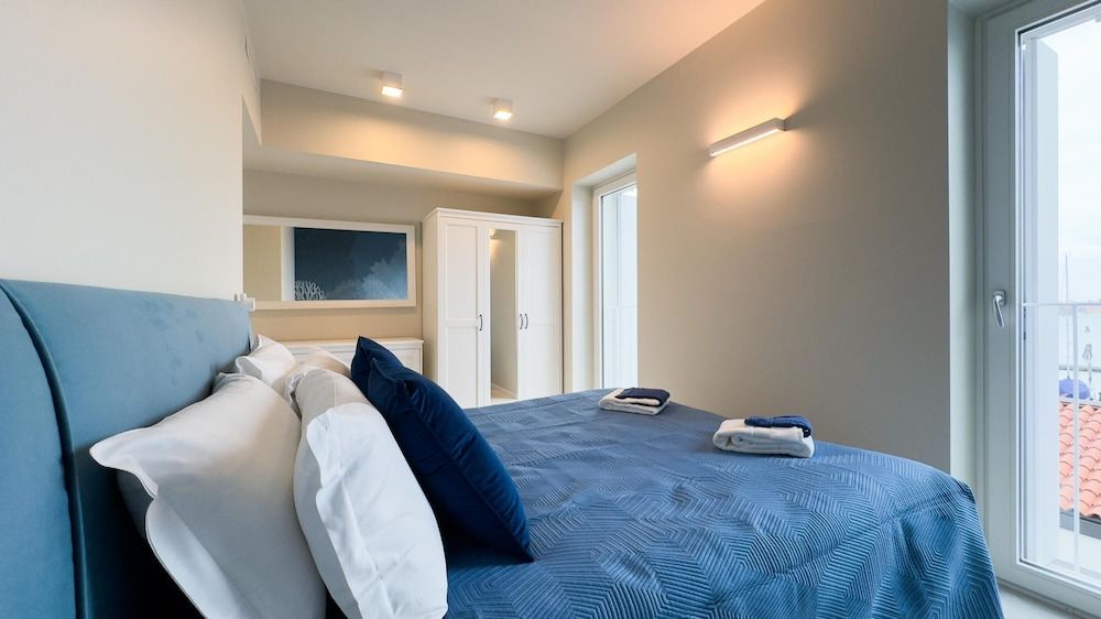 Fairmont Seafront Acquamarine Suite by Ca-sa Check Apartment 13