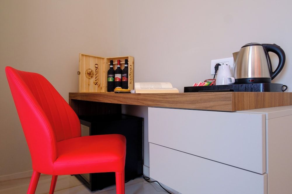 Palazzo Adele Rooms & Apartments Deluxe Room, 1 Queen Bed, Sea View 9