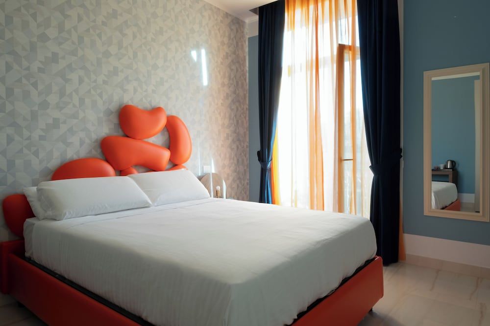 Palazzo Adele Rooms & Apartments Deluxe Room, 1 Queen Bed, City View 3