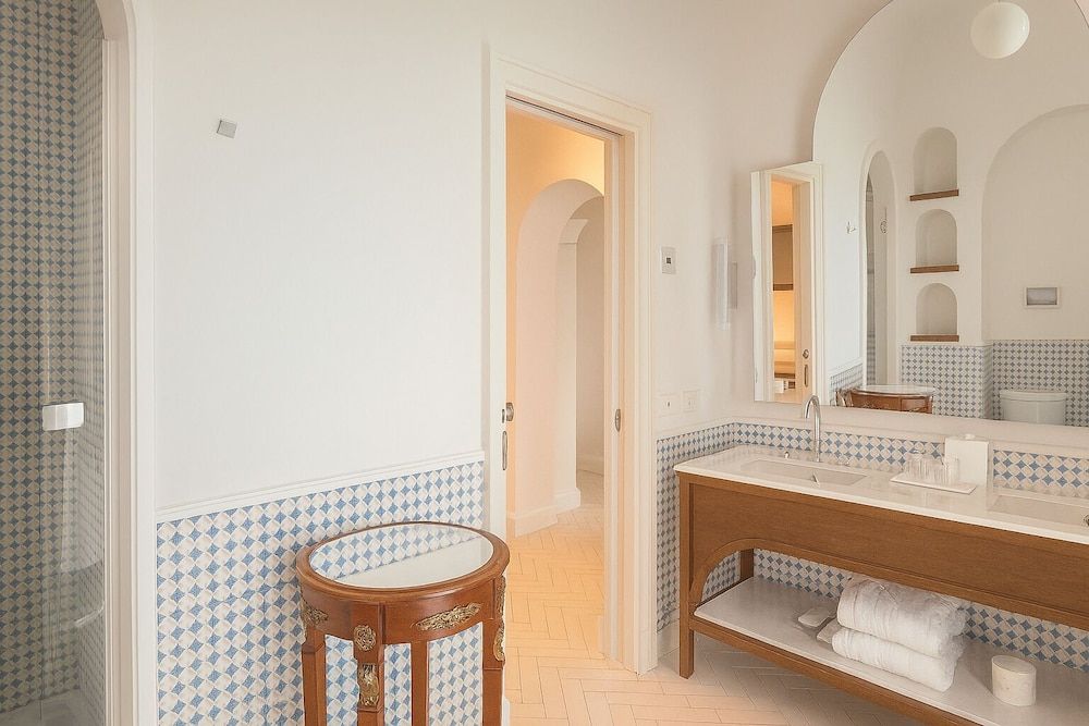 Superior Room, Partial Sea View