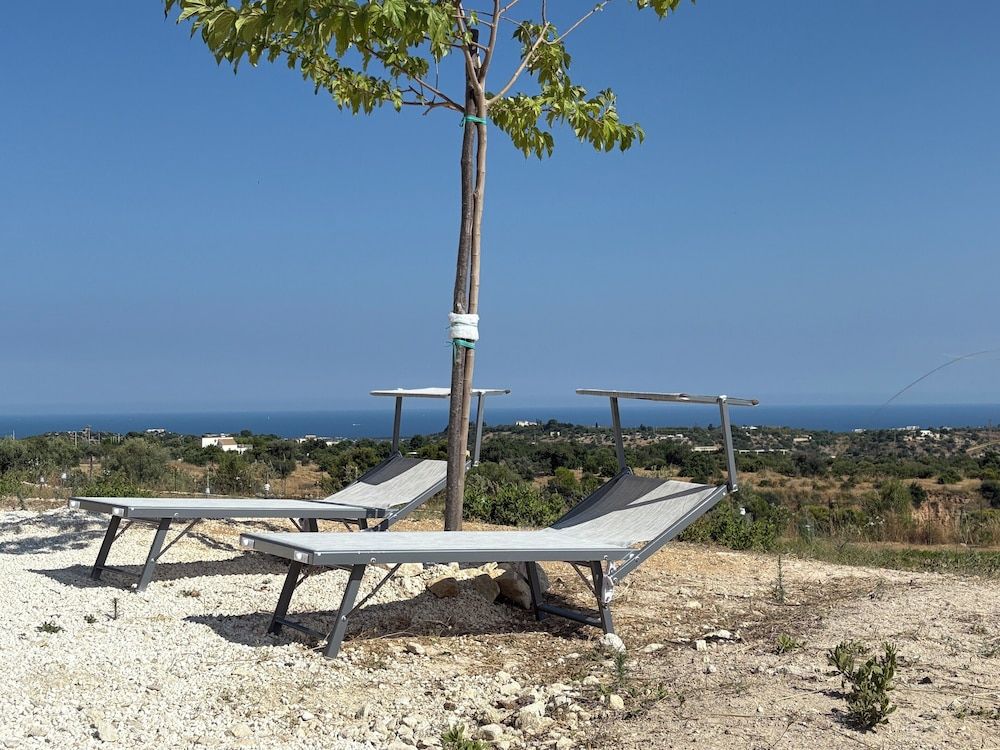 BnB Noto charming tiny house Roulotte Chic 6