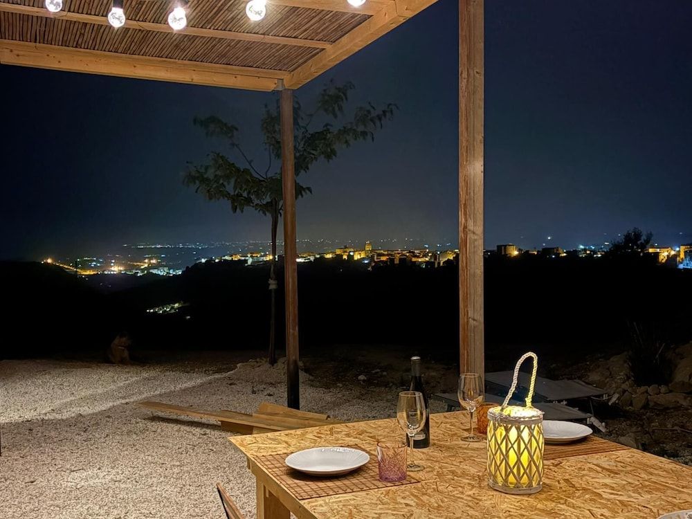 BnB Noto charming tiny house Roulotte Chic 3