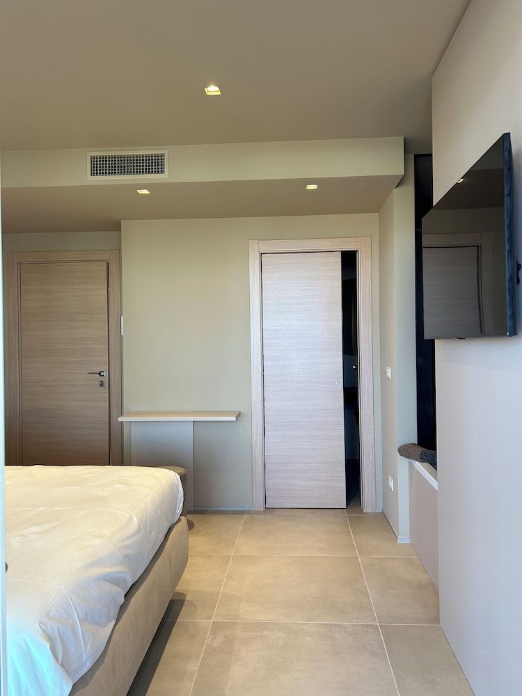 golden suites 2 Comfort Suite 6