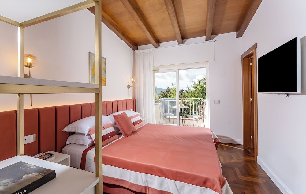 Superior Room, Balcony, Garden View