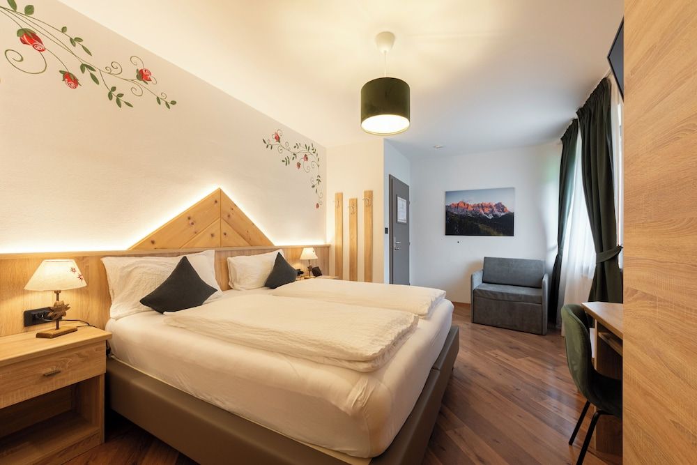 Kyrr Smart Mountain Retreat Mountain Double Room 3