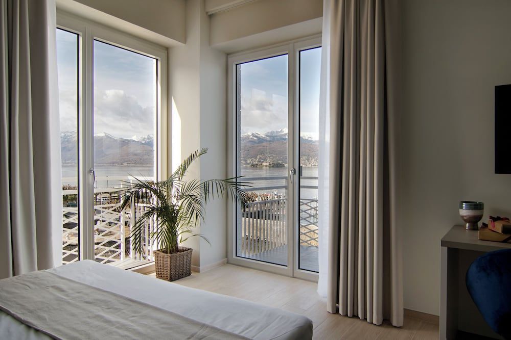 GIGI SUITES&APARTMENTS Grand Double Room, Balcony, Lake View 3