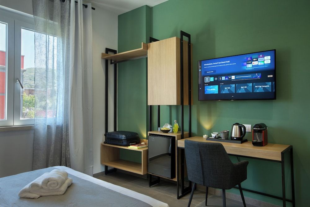 MARE FUORI ROOMS Standard Double Room, Mountain View 9