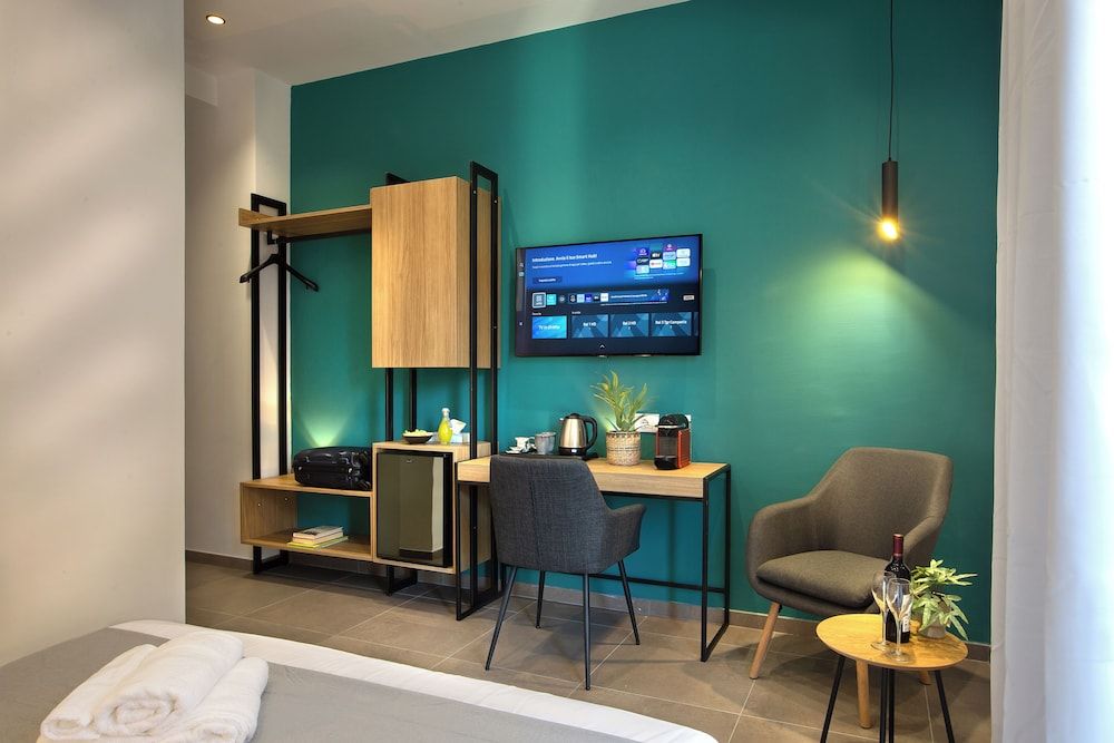 MARE FUORI ROOMS Deluxe Double Room, City View 9