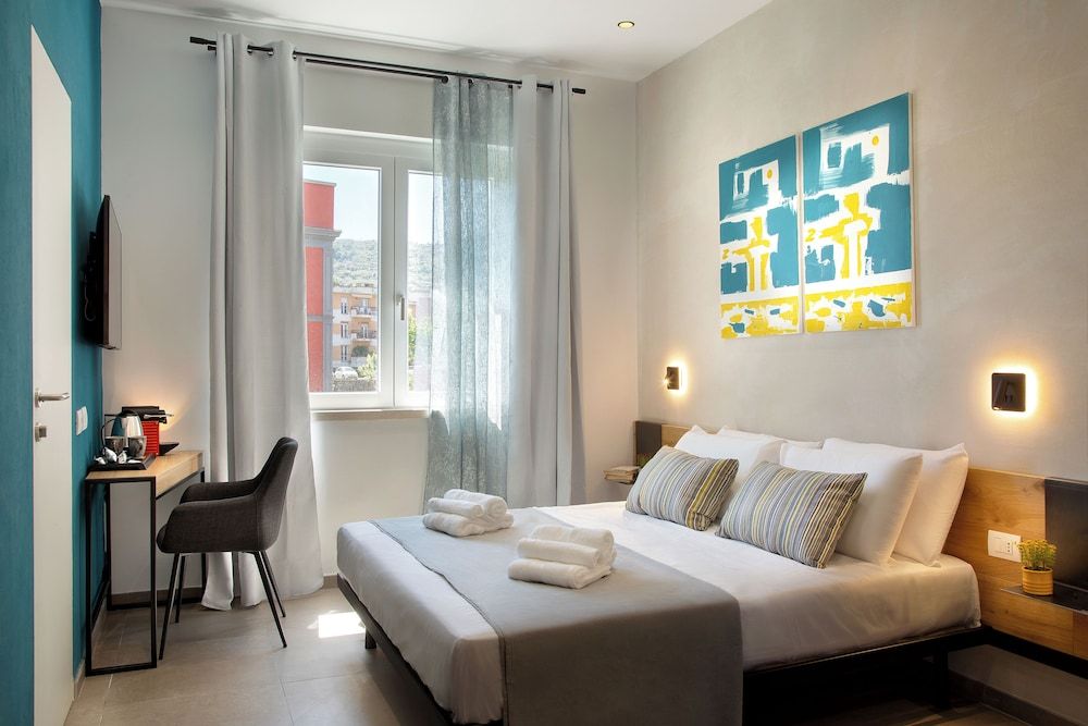 MARE FUORI ROOMS Standard Double Room, Mountain View 5