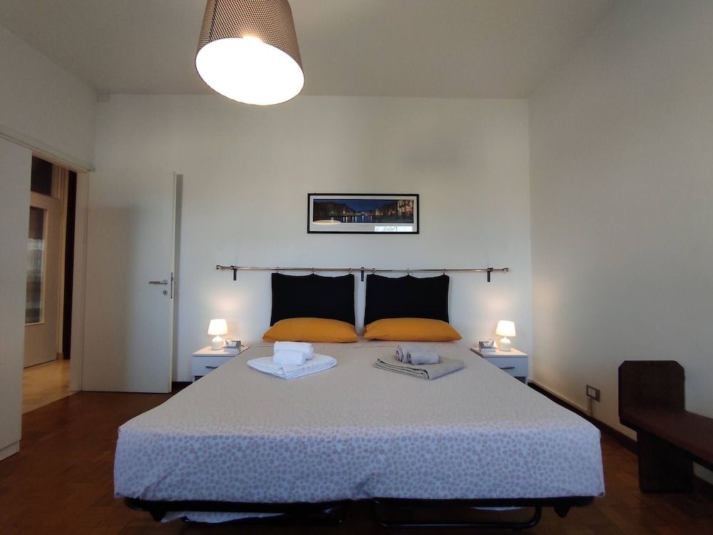 Panay Apartment City Home Holiday Apartment, 3 Bedrooms, Terrace, Garden View 4