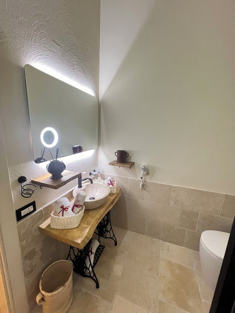 La Dimora Degli Dei Luxury Room, 1 Double Bed, Private Bathroom, Partial Sea View 2