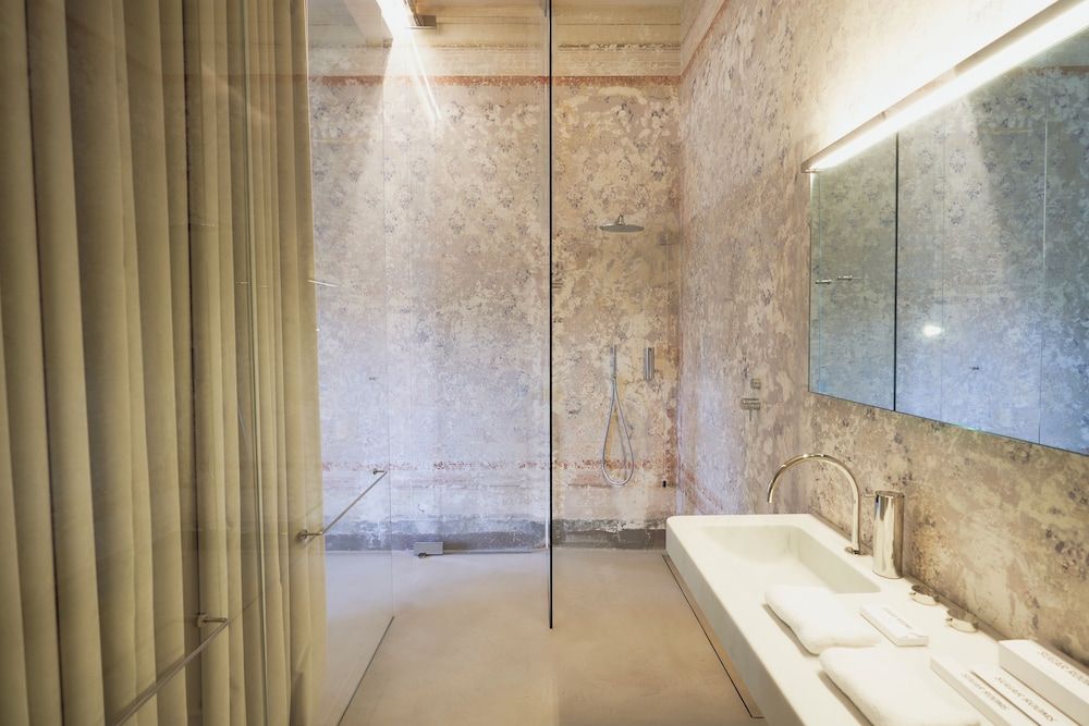 SUGAR ROOMS Residenza d' Epoca Deluxe Room, 1 King Bed, Garden View 2