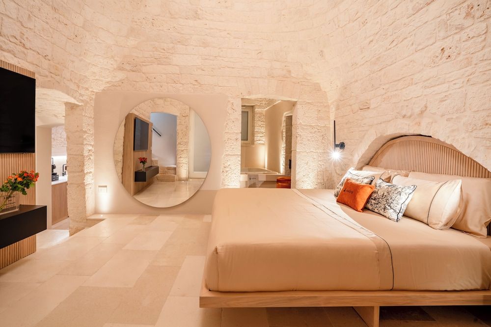 Naiira Luxury Trullo Luxury Suite, 1 King Bed 8