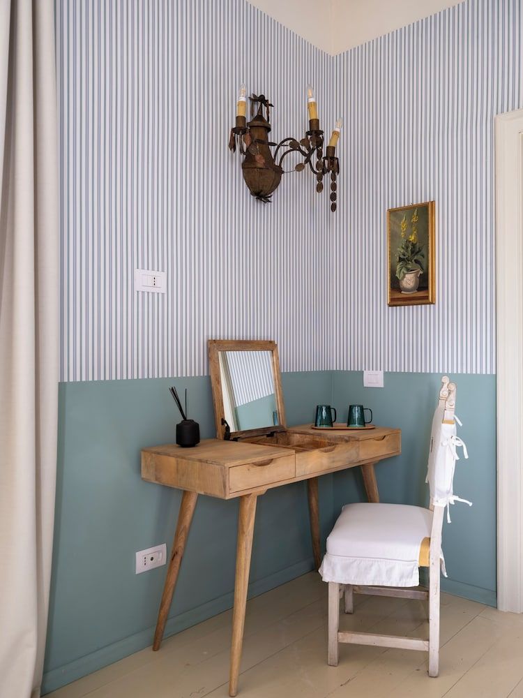 Room (Initiale)