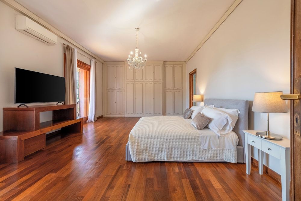 Gargiulo Suites Superior Room, Partial Sea View 4