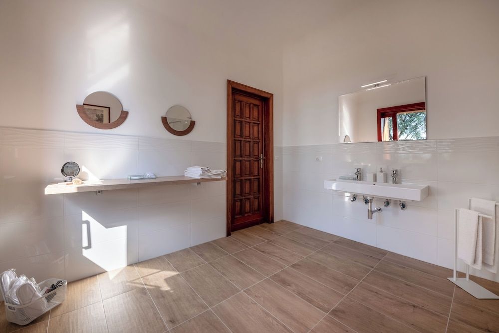 Gargiulo Suites Superior Room, Garden View 6