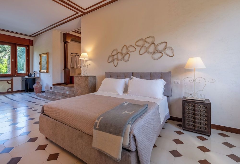 Gargiulo Suites Superior Suite, Garden View 6