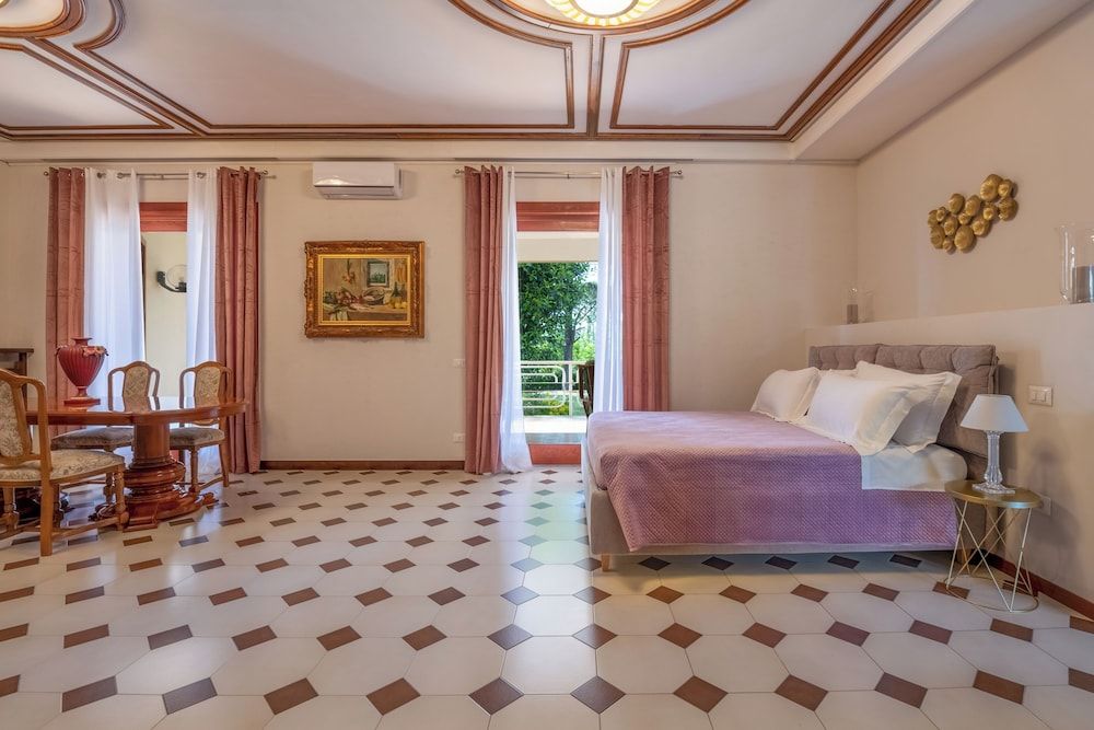 Gargiulo Suites Superior Suite, Garden View 5