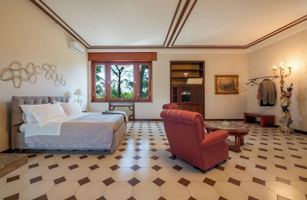 Gargiulo Suites Superior Suite, Garden View 14