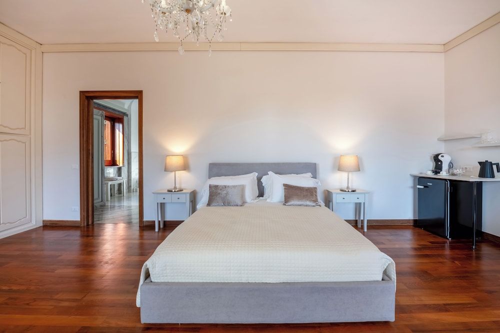 Gargiulo Suites Superior Room, Partial Sea View 2