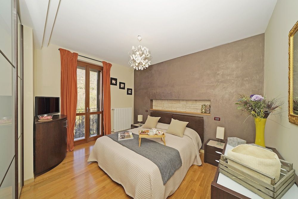 Apartment, Lake View
