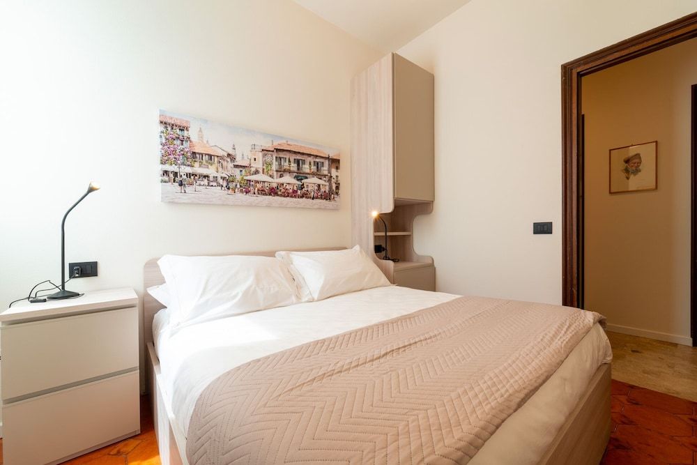Apartment, Lake View