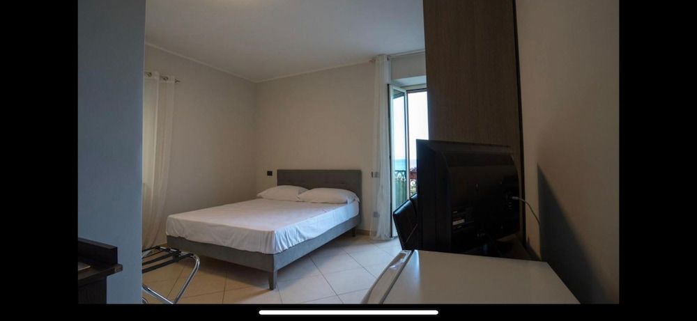 Hice Room Classic Double or Twin Room, Balcony, Sea View 2