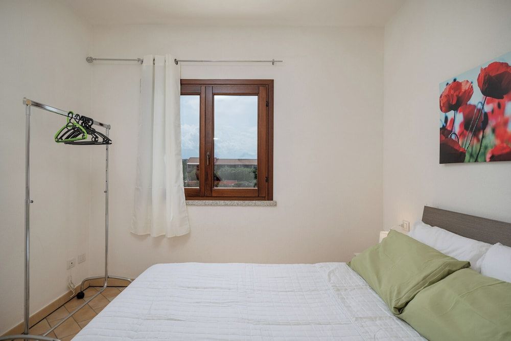 Apartment, Valley View