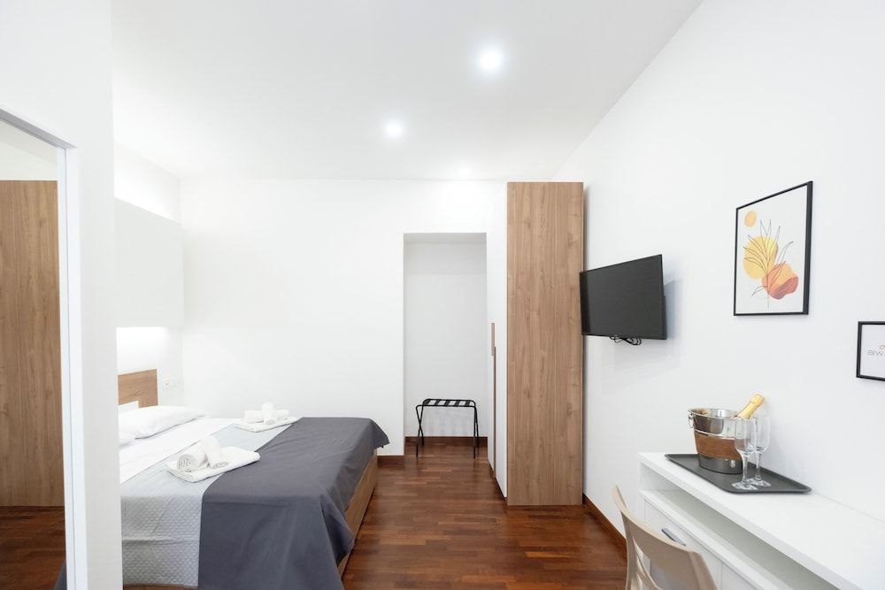 Deluxe Room, Balcony, City View