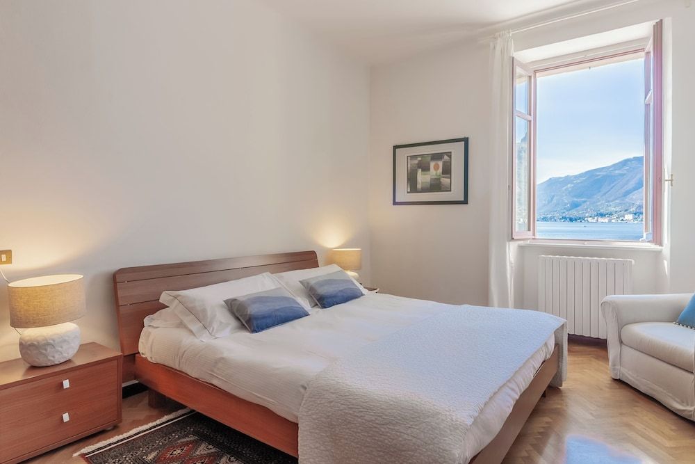 Apartment, Lake View