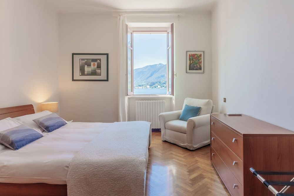 Apartment, Lake View