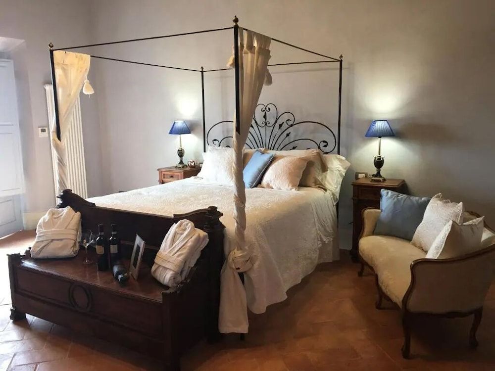 Cordella in Valdorcia Truffle & Olive Oil Resort - Podere Borgasso Suite Vienna N 2