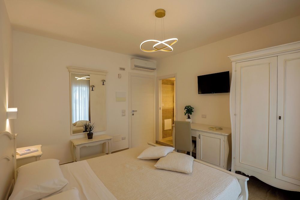 Dimore Relais - Suite Garden Breakfast Classic Double Room, Garden View 4