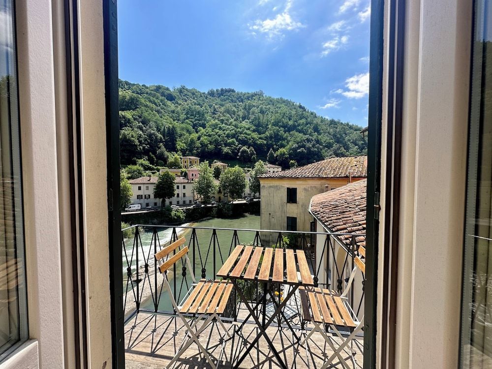 La Ninfa Hotel Deluxe Room, Balcony, River View 2