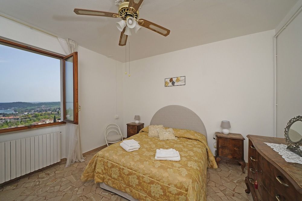 Apartment, Lake View