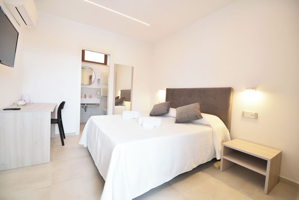 CASA EMMA Standard Double Room Single Use 2