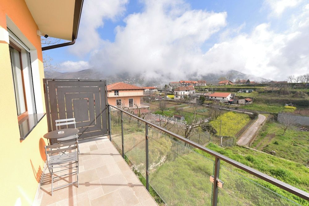 CASA EMMA Superior Double Room, 1 Bedroom, Balcony, Hill View 7