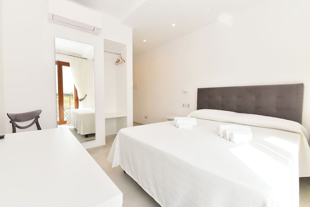 CASA EMMA Superior Double Room, 1 Bedroom, Balcony, Hill View 3